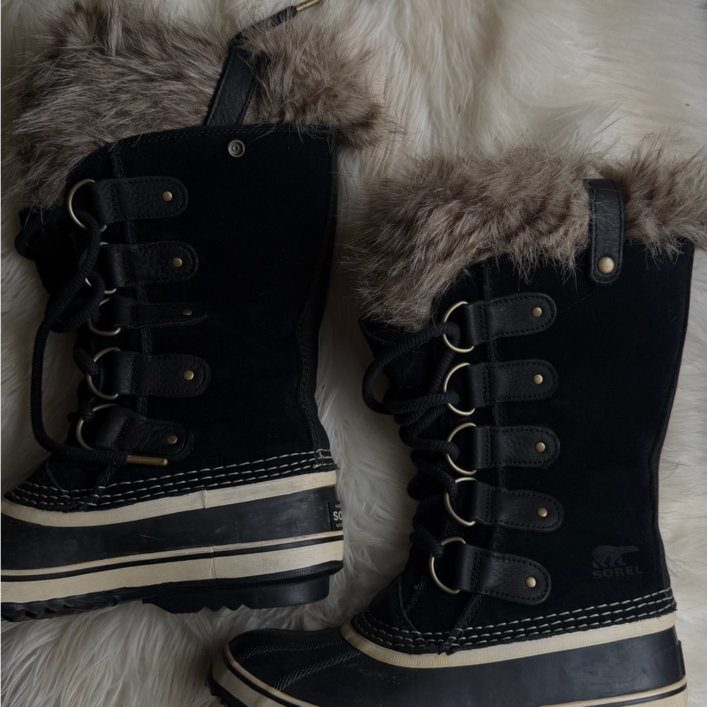Sorel Black Boots with Fur Trim - Joan of Arctic